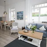 Long Island Apartmán *